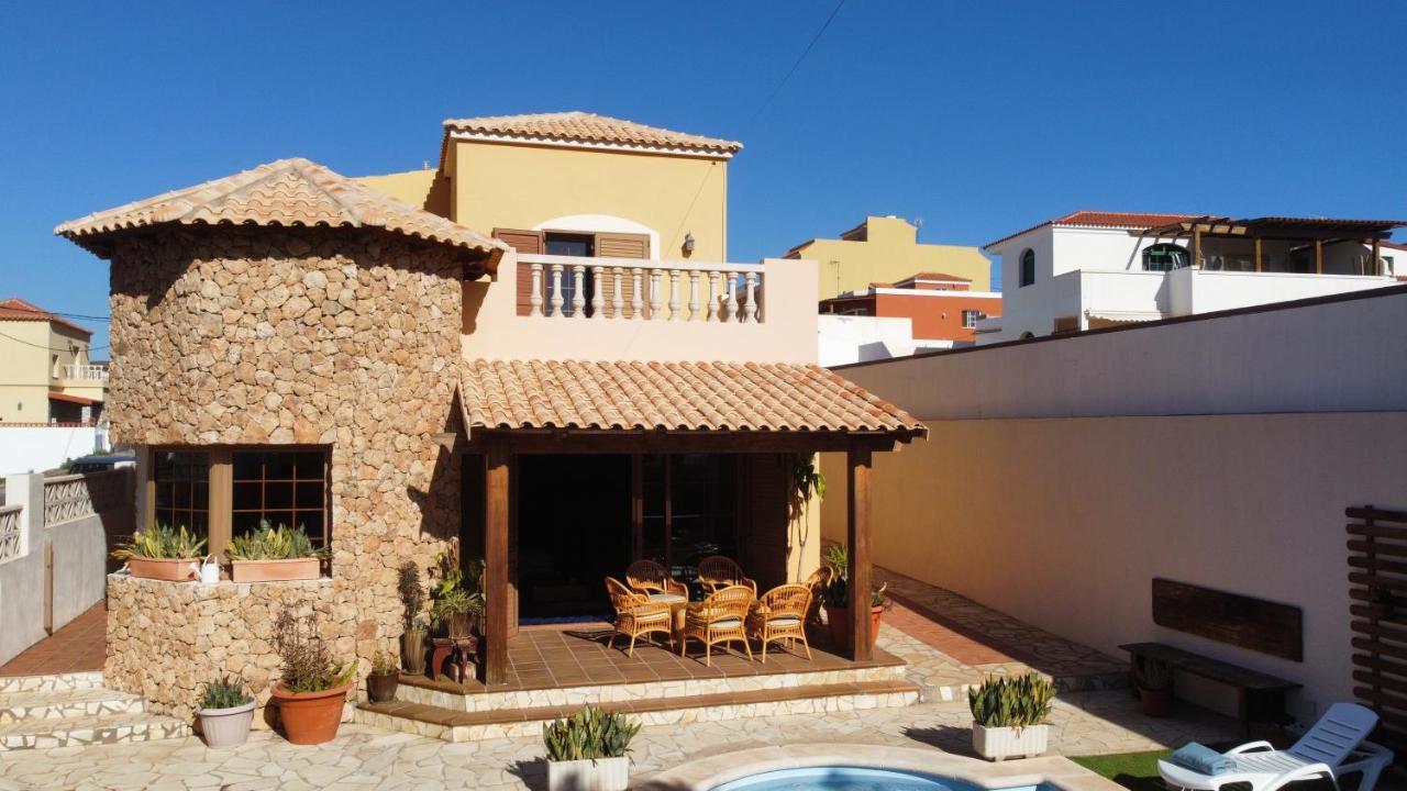Villa Ingrid. Piscina Exterior. Las Playas Экстерьер фото